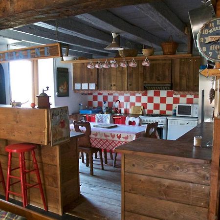 La Ferme De Pomereix Le Dorat Exteriör bild