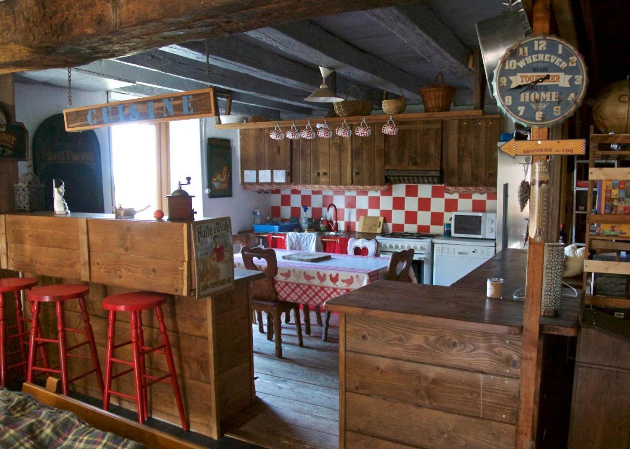 La Ferme De Pomereix Le Dorat Exteriör bild